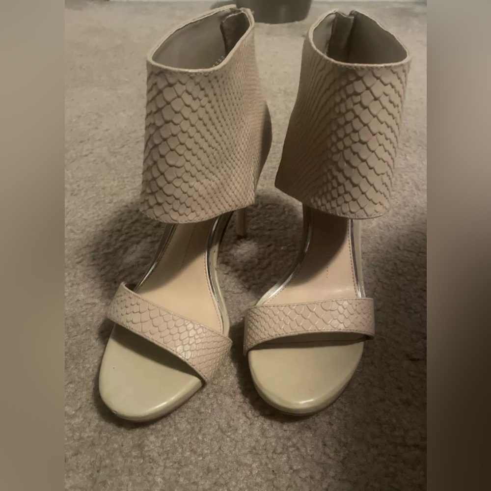 Gianni Bini Open Toe Pumps Nude Size 9